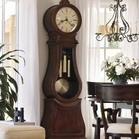 Một chiếc đồng hồ nhỏ ẩn chứa Càn Khôn